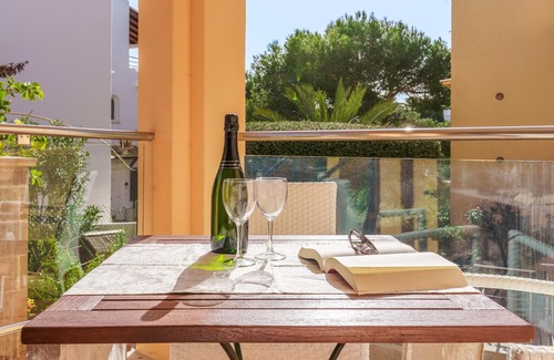 Cala Ferrera Apartment | Stylish “Ferrera Luxe Apartamento 701” close to the Beach with Pool, Wi-Fi, A/C, Terrace & Garden; Parking Available