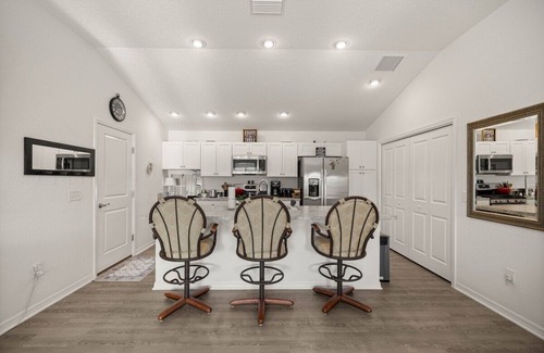 Sumter County House | Stylish Golfside Getaway