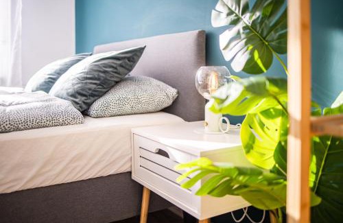 Erzsebetvaros Apartment | Stylish Green Studio Central Budapest