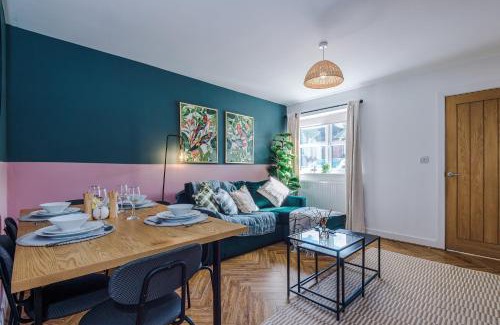 Grimsby House | Stylish Grimsby 3-bedroom House with Wi-Fi & Parking Sleeps 6 by PureStay