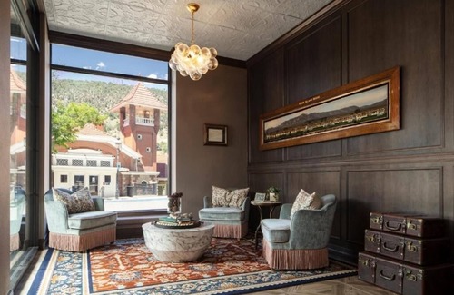 Glenwood Springs House | Stylish Historic Views Room, Ideal for Relaxing Getaways near Restaurants & Fun