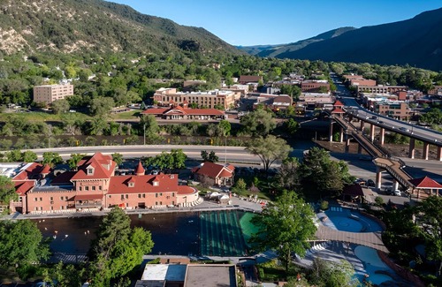Glenwood Springs House | Stylish Historic Views Room, Ideal for Relaxing Getaways near Restaurants & Fun