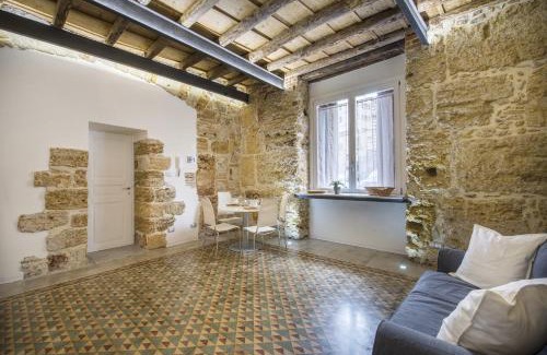 Albergheria Apartment | Stylish home in front of Casa Professa