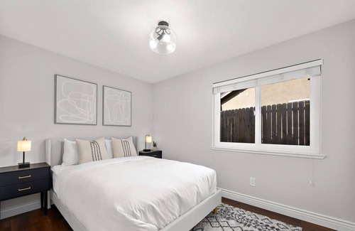 Antelope House | Stylish Home w/ Pool, BBQ, Pool Table