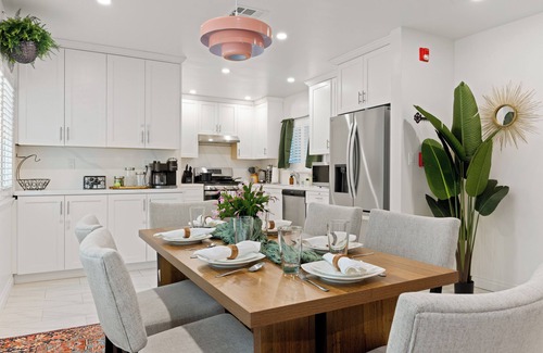 Northridge House | Stylish LA Getaway w/Hot Tub