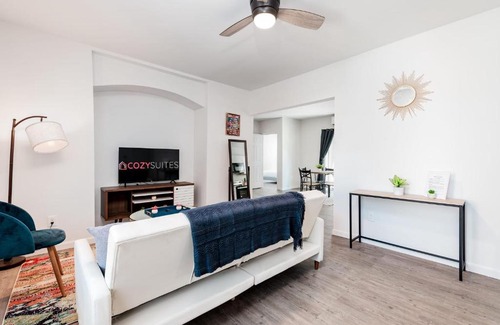 DeBaliviere Place Apartment | Stylish Luxe 2BR Apartment CozySuites