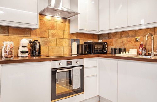 Kilburn Apartment | Stylish Modern 1 Bed Apartment in London NW6*15