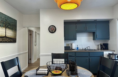 Providence House | Stylish, Modern 2-Level Home