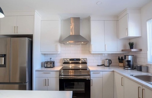 Moncton House | Stylish, Modern 3BR in Moncton