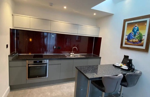 Christchurch Apartment | Stylish & modern, in a quiet, convenient location