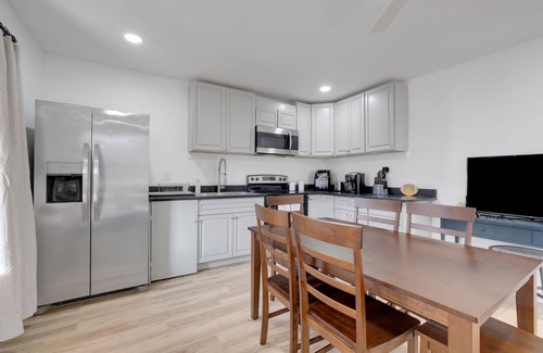 South Nashville House | Stylish Nashville Getaway with Free Parking