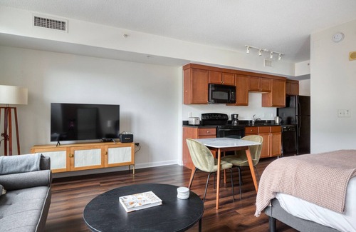 Navy Yard Apartment | Stylish Navy Yard Studio w/Gym & Roof Pool, nr Baseball, by Blueground