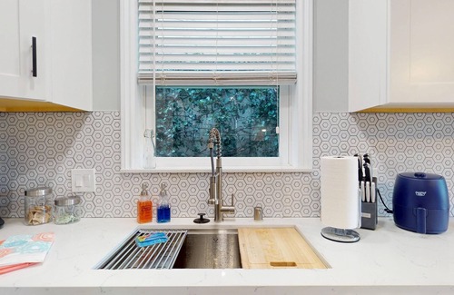 Burbank Cottage | Stylish & Private ADU - Patio w/Sitting+ BBQ