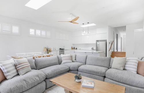 Warners Bay House | Stylish, private lakeside retreat complete with sparkling inground swimming pool. Sleeps 10.