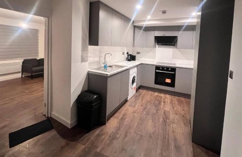 Aylesbury Apartment | Stylish & Quiet Flat in Aylesbury Centre with Parking