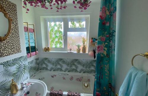 Stratford-upon-Avon Apartment | stylish Romantic getaway apartment