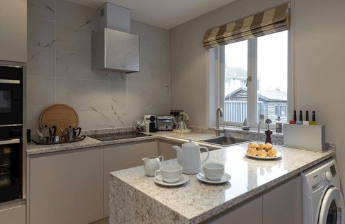 Southwold House | Stylish seaside luxury, recently refurbished - 5 mins to the Sea, 3 to town.