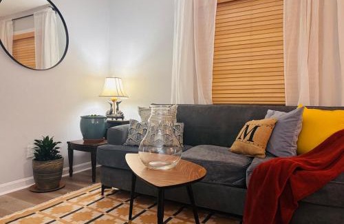 Great Lakes Apartment | Stylish Stay in the Heart of Decatur King Bed