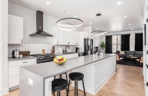 Near East Columbus House | Stylish Stay on Oak - Columbus!