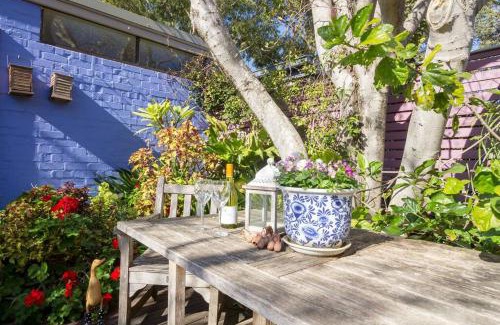 Annandale House | Stylish Studio in Heart of Annandale Village
