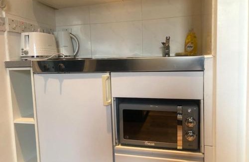 Coldharbour Apartment | Stylish Studio Room in Brixton - E