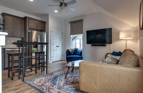 Greenwood House | Stylish Townhouse in East Nashville