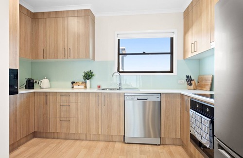 North Batemans Bay Apartment | Stylish Tri-Level Townhouse with Water Views