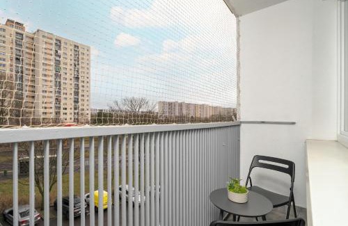 Nowe Miasto Apartment | Stylish Two Bedroom Apartment with Parking Near Lake Malta in Poznań by Noclegi Renters