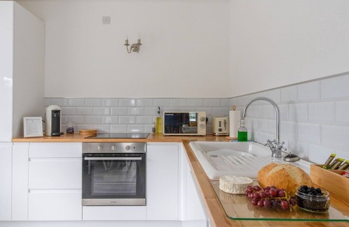 Worleston Condo | Stylish two bedroom apartment near Rookery Hall