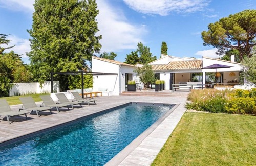 Les Portes-en-Re Villa | Stylish Villa in Les Portes-en-Ré: Pool, Modern Interiors, Outdoor Terrace