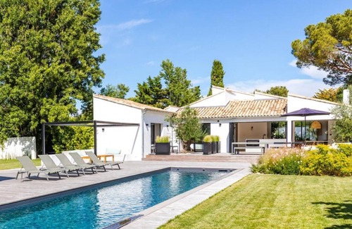 Les Portes-en-Re Villa | Stylish Villa in Les Portes-en-Ré: Pool, Modern Interiors, Outdoor Terrace