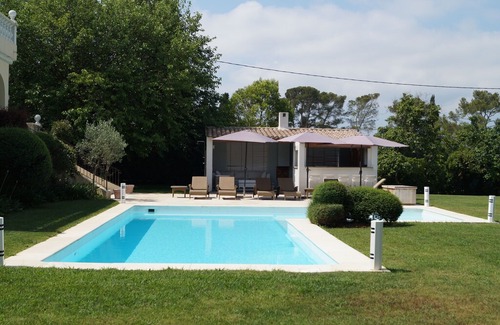 Les Baraques Villa | Stylish villa near Mougins with large, private pool and lovely outdoor kitchen