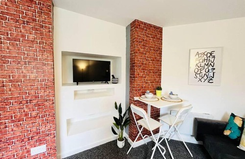 Liverpool Apartment | Stylish Villa Residence