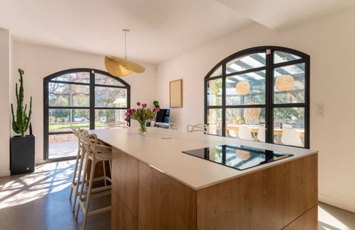 Hopitaux-Facultes Villa | Stylish villa with pool in private domain, walking distance to the shops and public transport