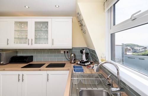 West Looe House | Stylish waterfront apartment with magnificent view