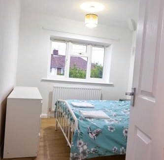 Brent Villa | Stylish Wembley Home with Hot Tub, Parking & Garden