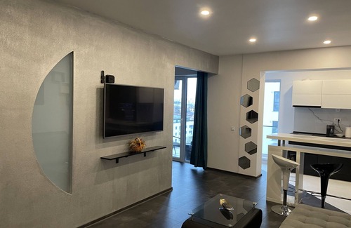 Militari Apartment | Stylish Westpark 2 Residence with view on Lake Morii