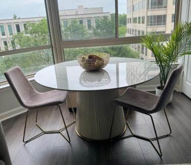 Ballston Apartment | Stylish1BR, Arlington,FREEPark,Pool, Gym Wifi,