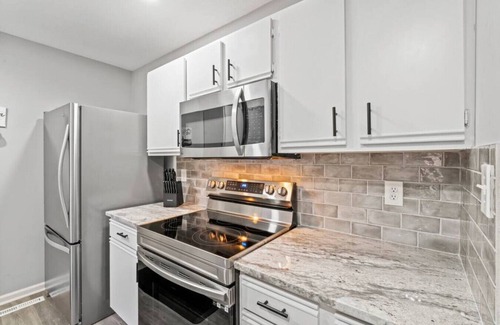 Overland Park House | Stylishly Remodeled Mid-Term Rental in Overland Park, Kansas: Your Modern Retreat Awaits!