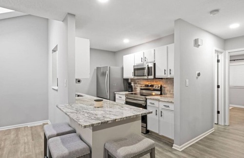 Overland Park House | Stylishly Remodeled Mid-Term Rental in Overland Park, Kansas: Your Modern Retreat Awaits!