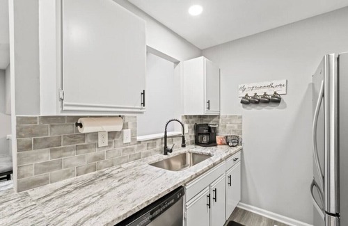 Overland Park House | Stylishly Remodeled Mid-Term Rental in Overland Park, Kansas: Your Modern Retreat Awaits!