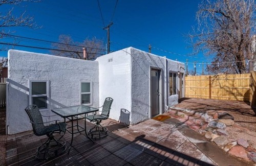 University Heights House | Stylishly Small House @Nob Hill/UNM Area/King Bed