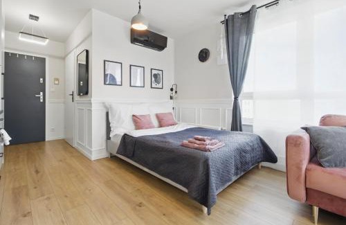 Siedlce Hotel | Stylowy apartament z balkonem i panoramą miasta