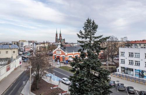 Siedlce Hotel | Stylowy apartament z balkonem i panoramą miasta