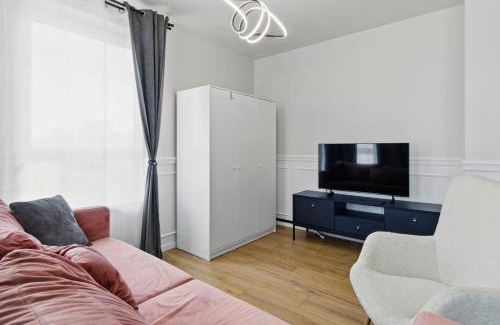 Siedlce Hotel | Stylowy apartament z balkonem i panoramą miasta