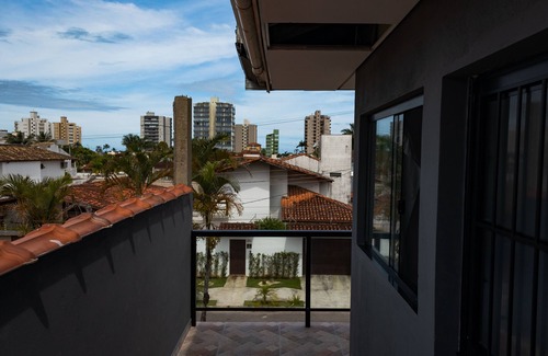 Poiares House | Suíte Independente a 200m Praia Indaiá - 01 Suíte em Caraguatatuba