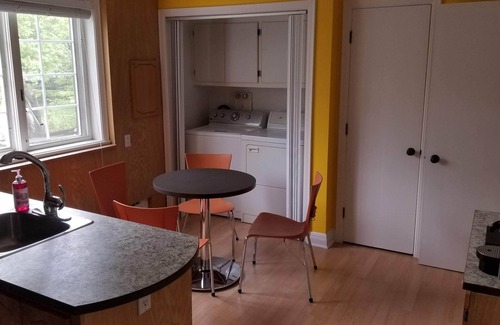 Montcalm Condo | Superb condo very spacious downtown