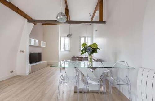 Quartier Sainte-Marguerite Apartment | Sublime appartement refait à neuf en dernier étage baigné de lumière avec une très belle hauteur sous plafond 2 chambres en plein centre de Paris