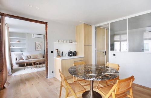 Quartier de la Porte-Saint-Denis Apartment | Sublime & New Apartment Paris Center