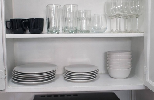 Burbank Apartment | SUBMERSIVE ART KING BED WIFI SANITIZED DOWNTOWN